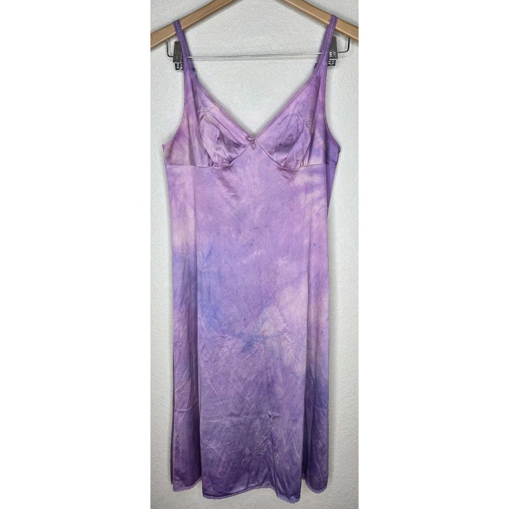 Vintage 1980's Vassarette Satin Full Slip Lace Trim‎ Adjustable Straps 36 Purple